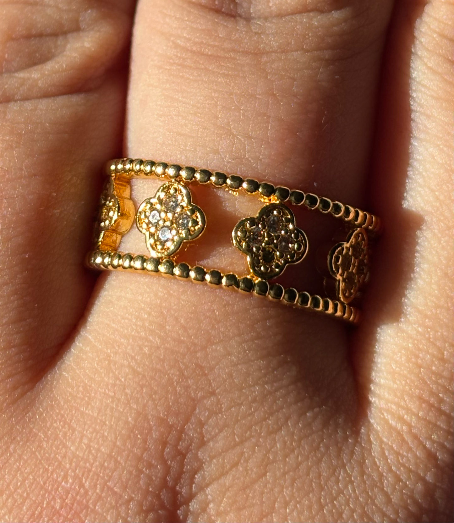 Gold Band Clover ring