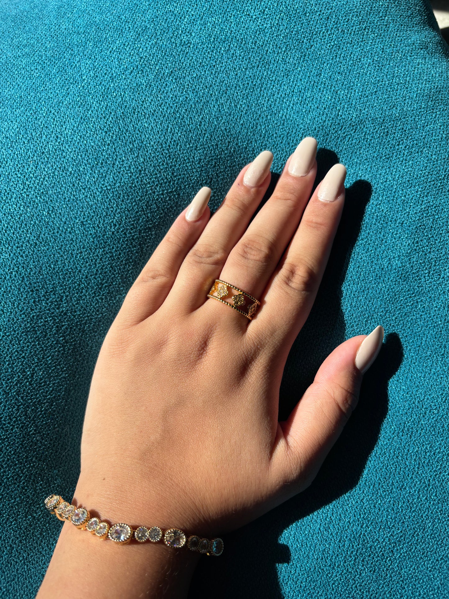 Gold Band Clover ring