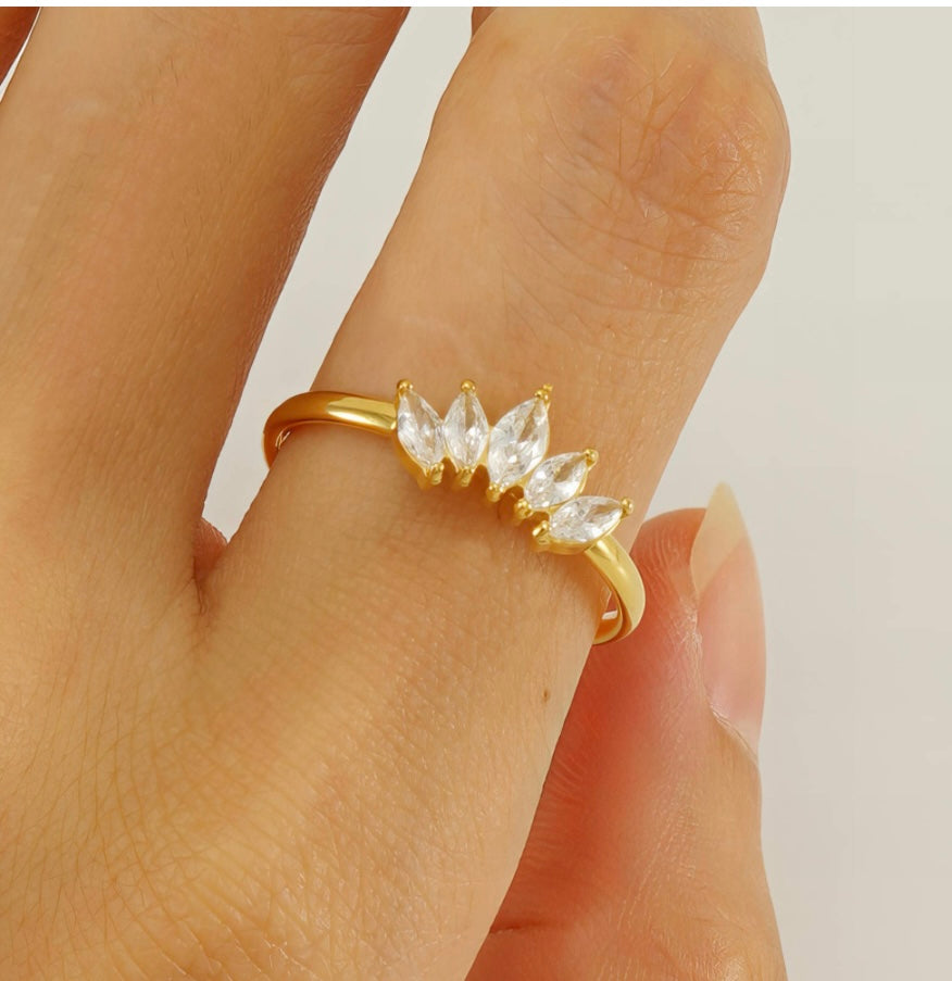 Diamanté Crown Gold Ring