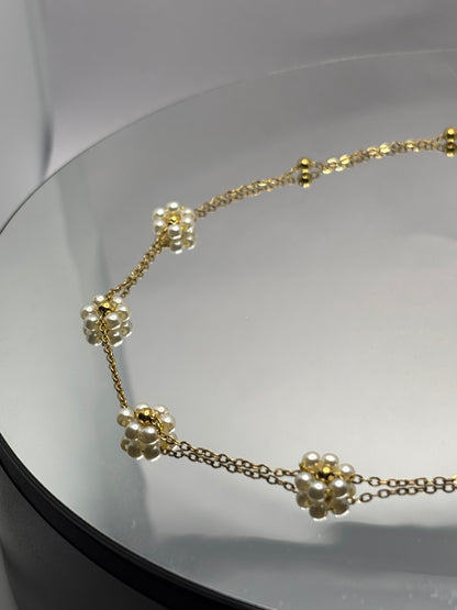 Daisy Gold Necklace