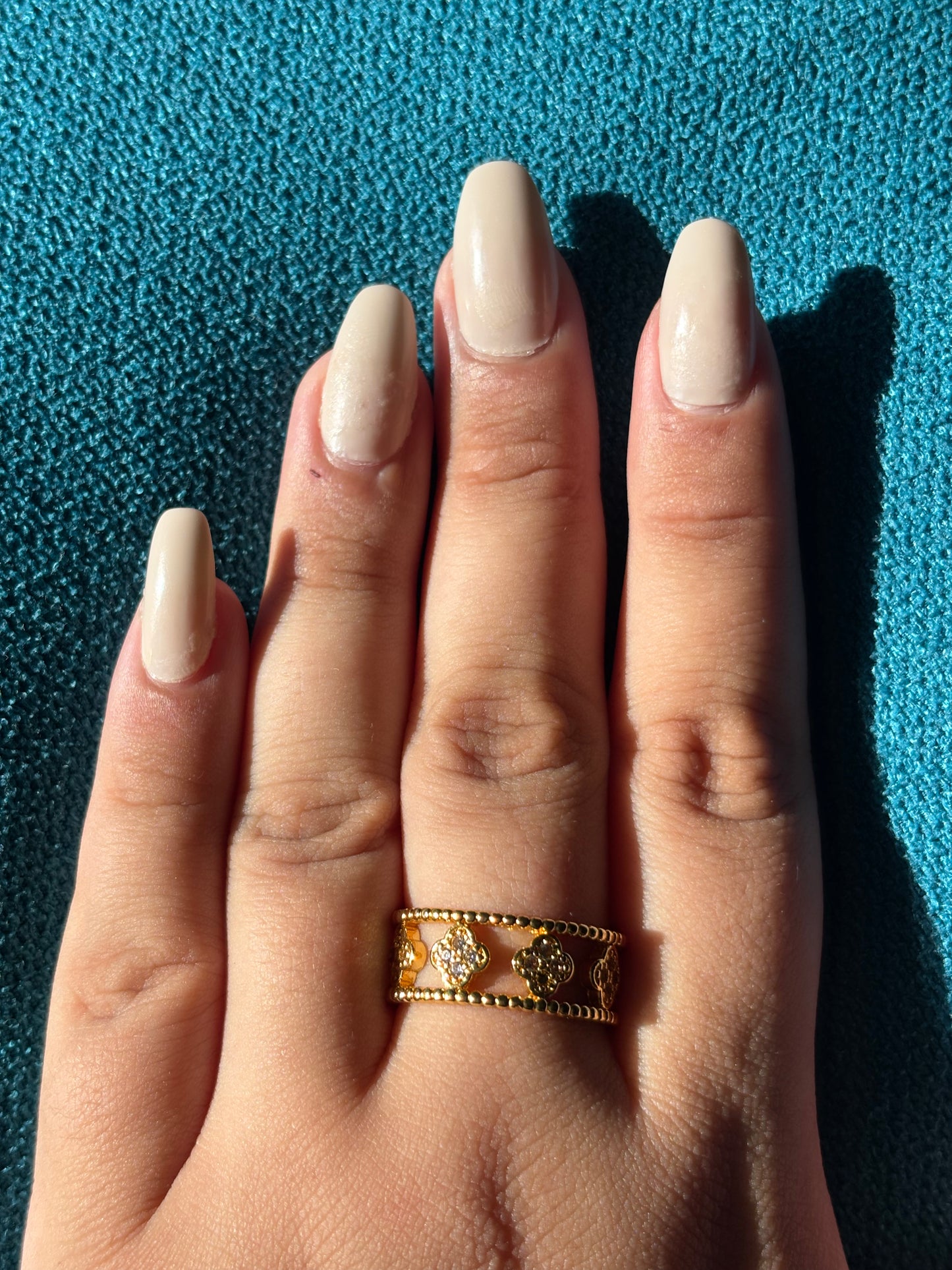 Gold Band Clover ring